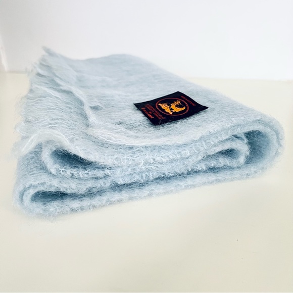 Vintage like new oblong 100% mohair wool from Scotland ice blue knit wrap scarf - Picture 4 of 10